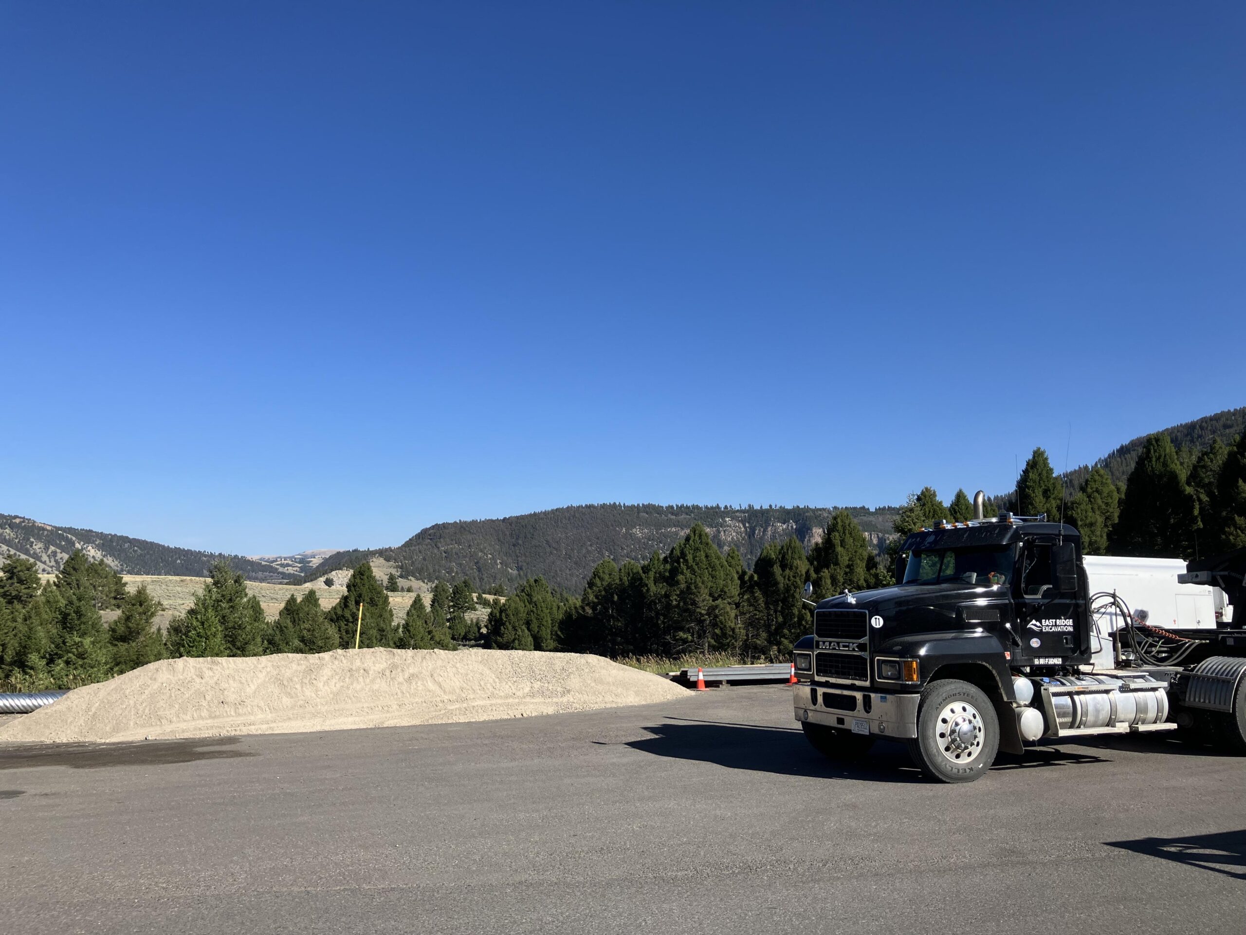 Road mix delivery — Emigrant